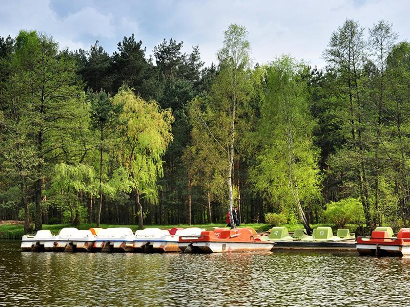 Wawrzkowizna Hotel Rzasawa ภายนอก รูปภาพ
