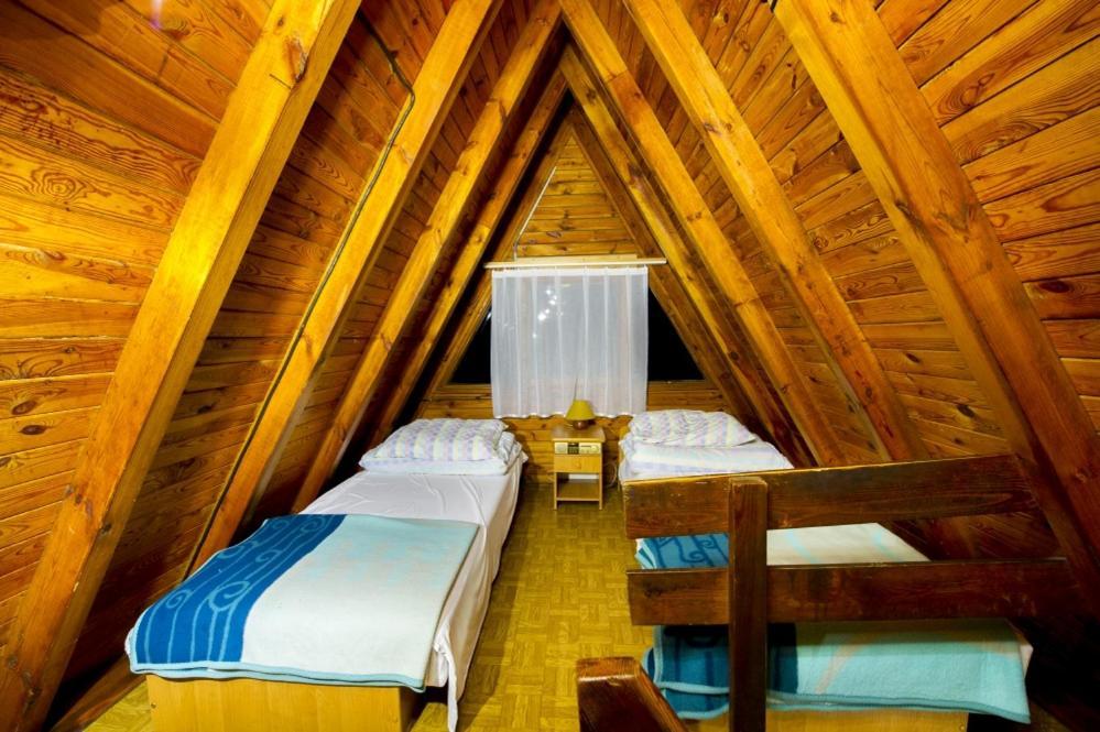 Wawrzkowizna Hotel Rzasawa ภายนอก รูปภาพ