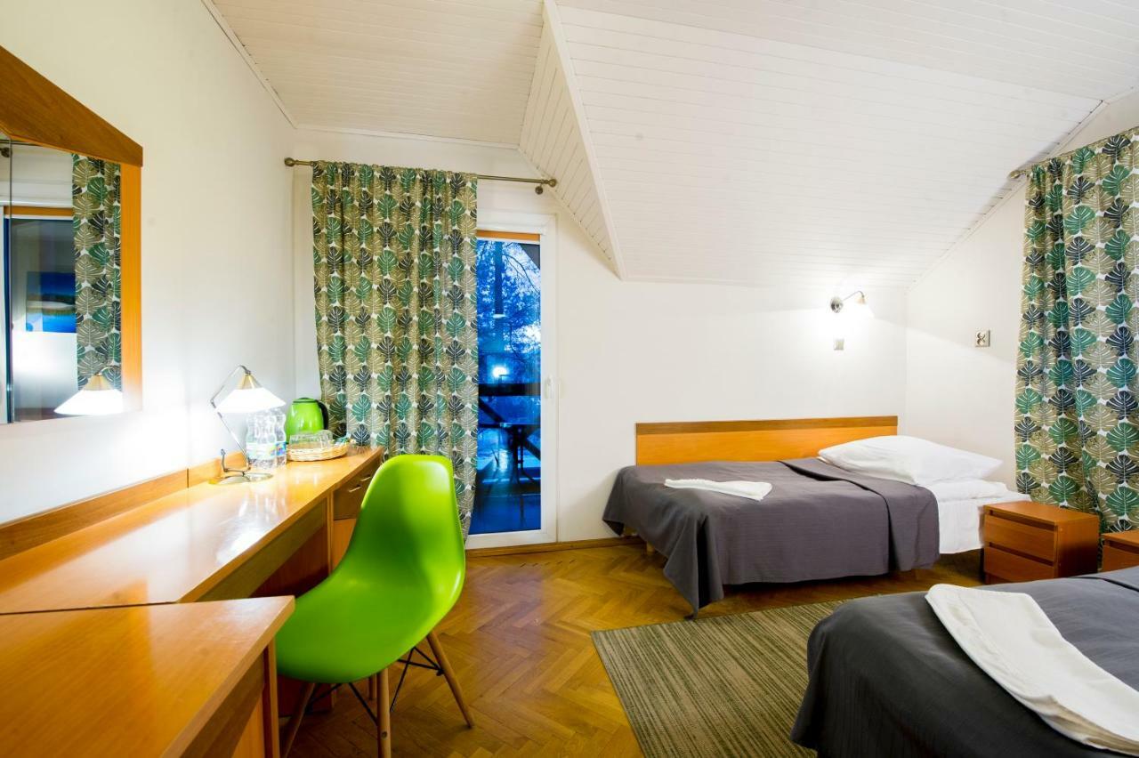 Wawrzkowizna Hotel Rzasawa ภายนอก รูปภาพ