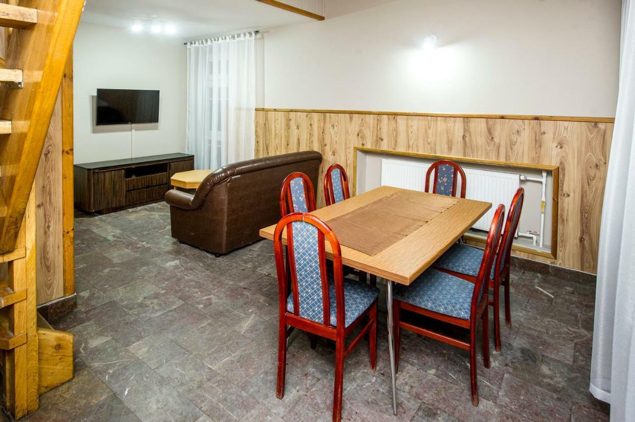 Wawrzkowizna Hotel Rzasawa ภายนอก รูปภาพ