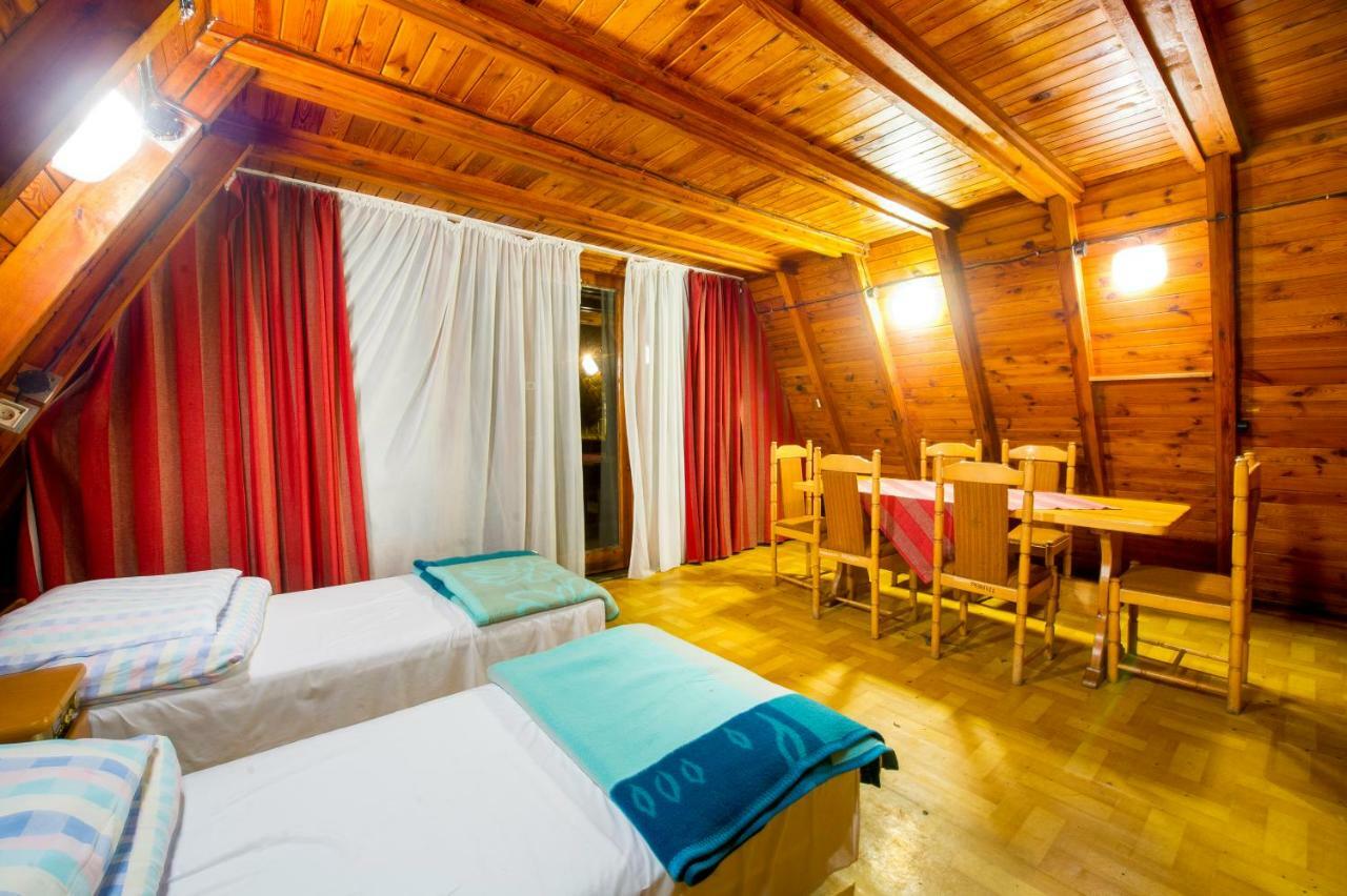 Wawrzkowizna Hotel Rzasawa ภายนอก รูปภาพ